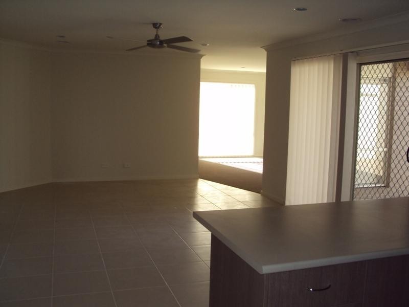 18 Sugar Gum Dr, Doreen VIC 3754