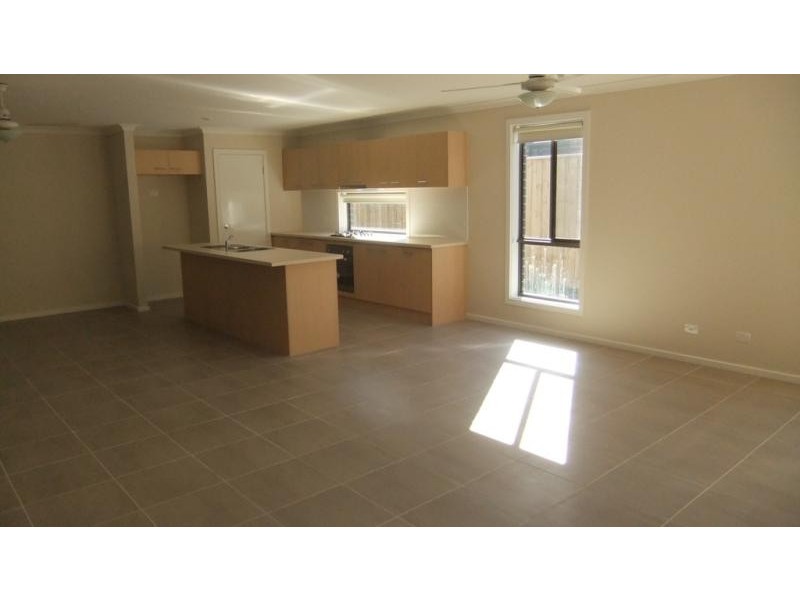 2 Sunningdale  Dr, Doreen VIC 3754