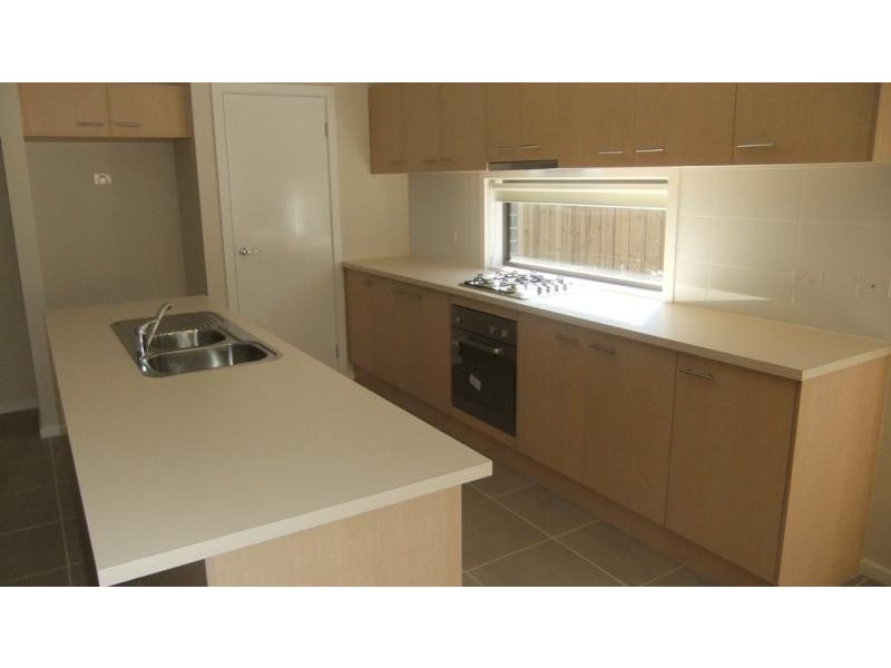 2 Sunningdale  Dr, Doreen VIC 3754