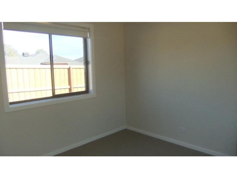 2 Sunningdale  Dr, Doreen VIC 3754