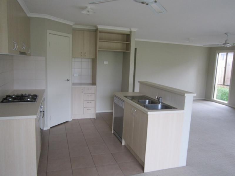 262 The Lakes  Bvd, South Morang VIC 3752