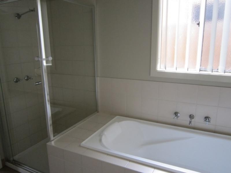 262 The Lakes  Bvd, South Morang VIC 3752