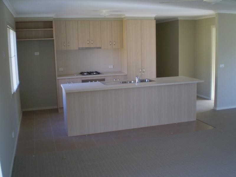 9 Mallard Cl, Williams Landing VIC 3027