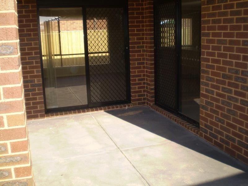 9 Mallard Cl, Williams Landing VIC 3027