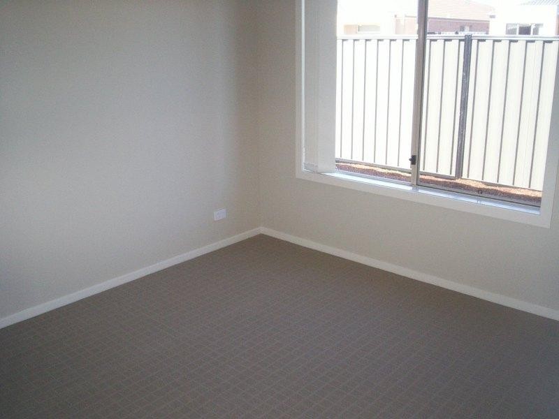 2 Flower Gum Cres, Tarneit VIC 3029