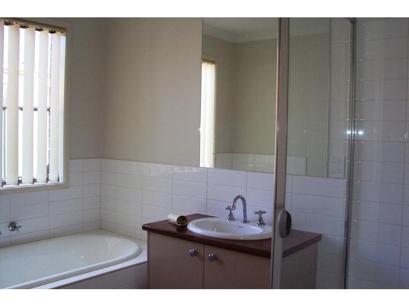 26 Villiers  Dr, Point Cook VIC 3030