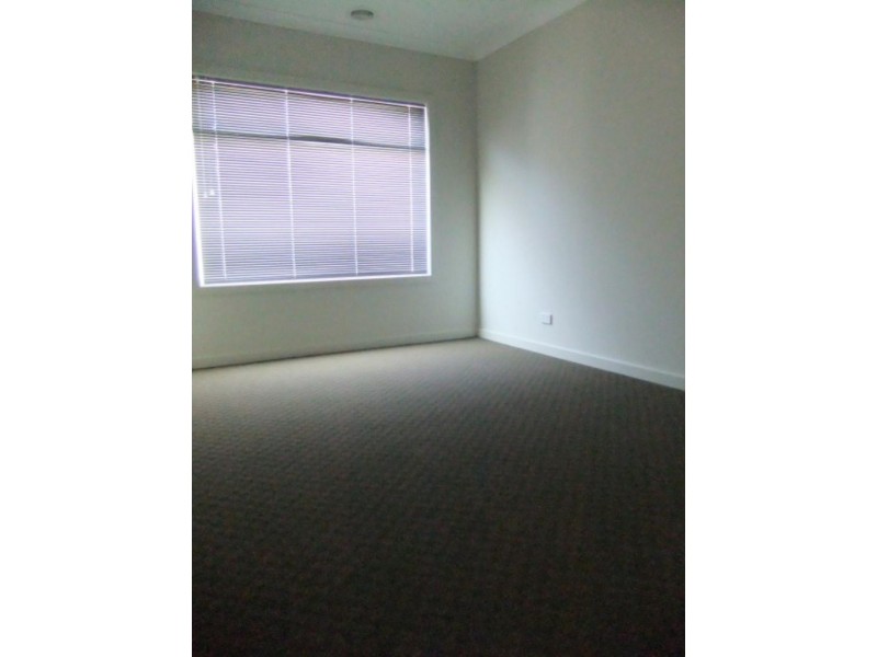 1/1-9 Kirkstead Gr, Craigieburn VIC 3064