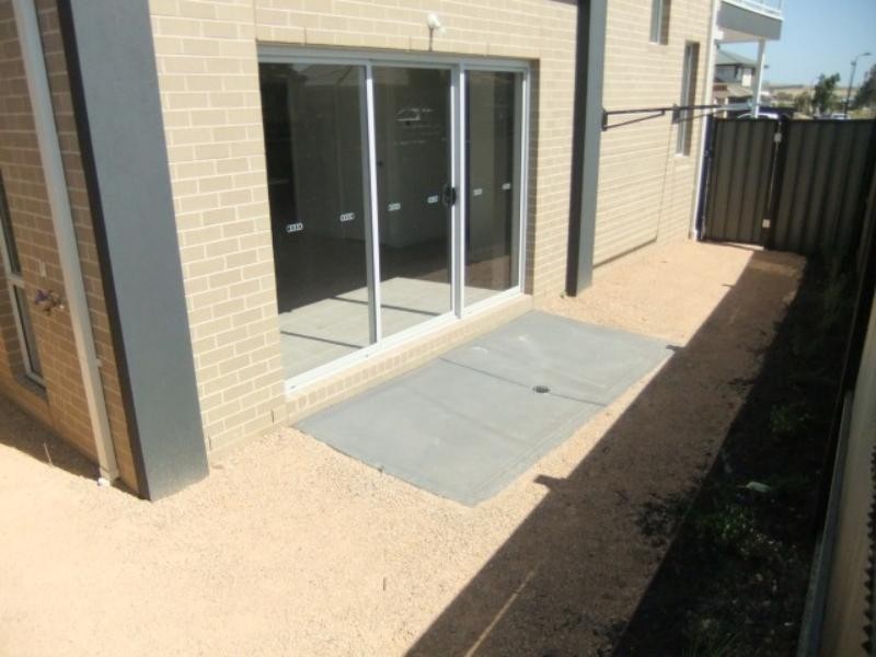 1/1-9 Kirkstead Gr, Craigieburn VIC 3064