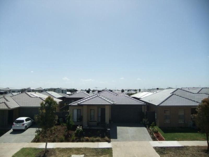 1/1-9 Kirkstead Gr, Craigieburn VIC 3064