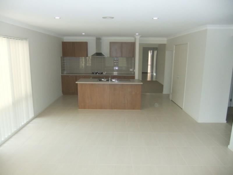 43 Manuka Gr, Wyndham Vale VIC 3024