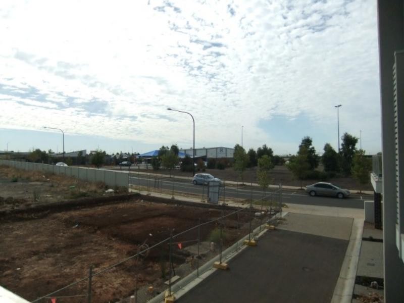 17/69-77 Lancefield Dr, Caroline Springs VIC 3023