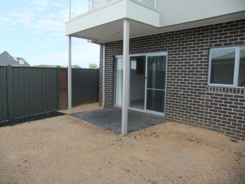 17/69-77 Lancefield Dr, Caroline Springs VIC 3023