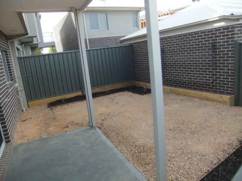 17/69-77 Lancefield Dr, Caroline Springs VIC 3023