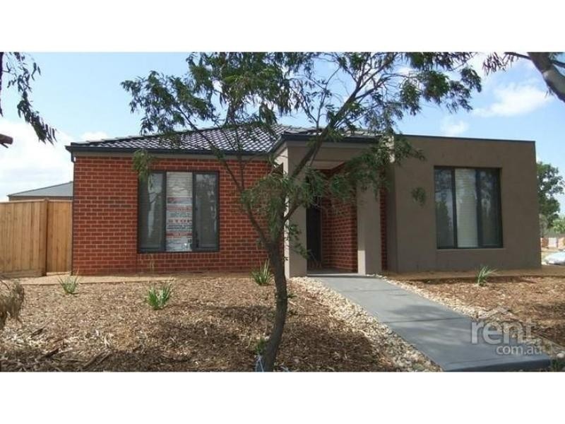 4 Harrie Pl, Doreen VIC 3754