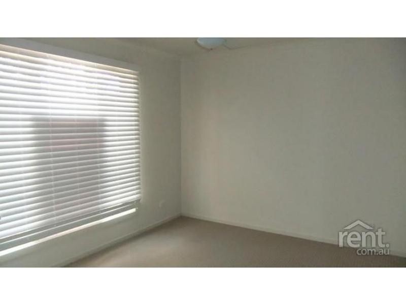 4 Harrie Pl, Doreen VIC 3754