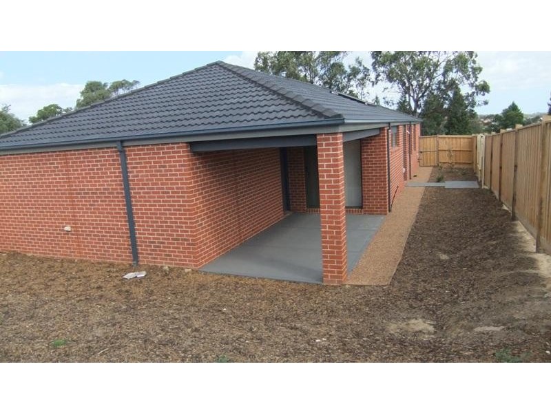 4 Harrie Pl, Doreen VIC 3754