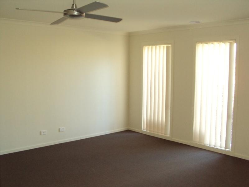 18 Sugar Gum Dr, Doreen VIC 3754