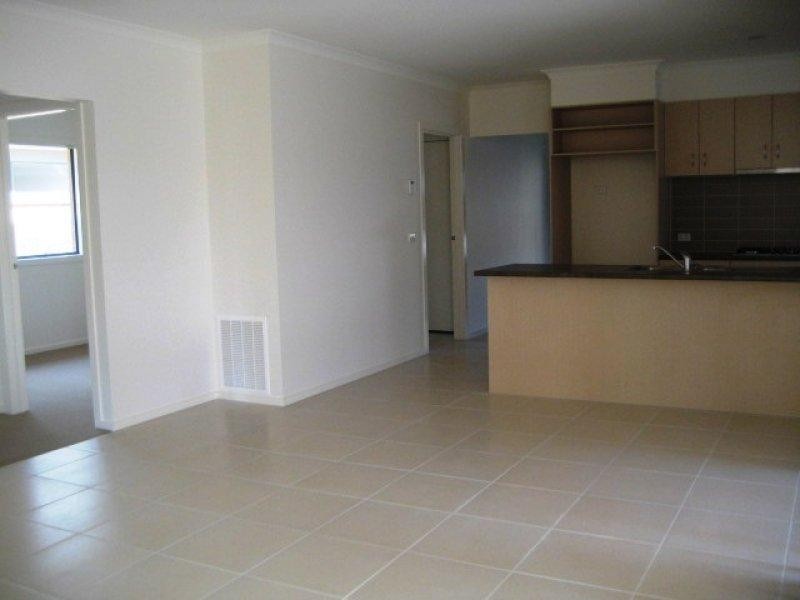 2 Toporoa Ct, Sandhurst VIC 3977