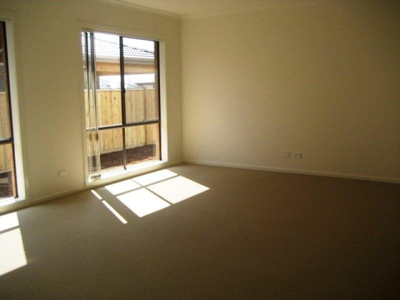 2 Toporoa Ct, Sandhurst VIC 3977