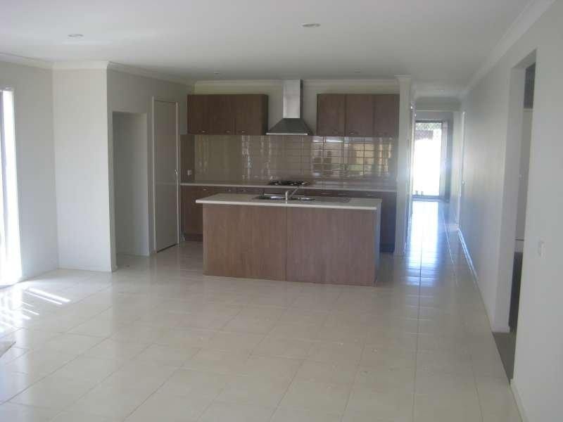 11 Wodalla  Cct, Sandhurst VIC 3977