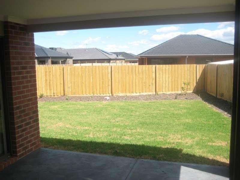 11 Wodalla  Cct, Sandhurst VIC 3977