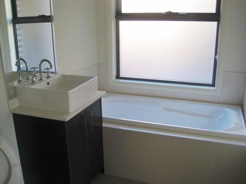 3/3 Howard  Ct, Glenroy VIC 3046