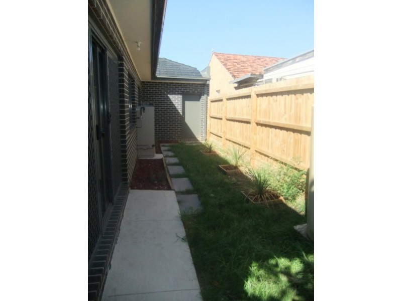 3/3 Howard  Ct, Glenroy VIC 3046