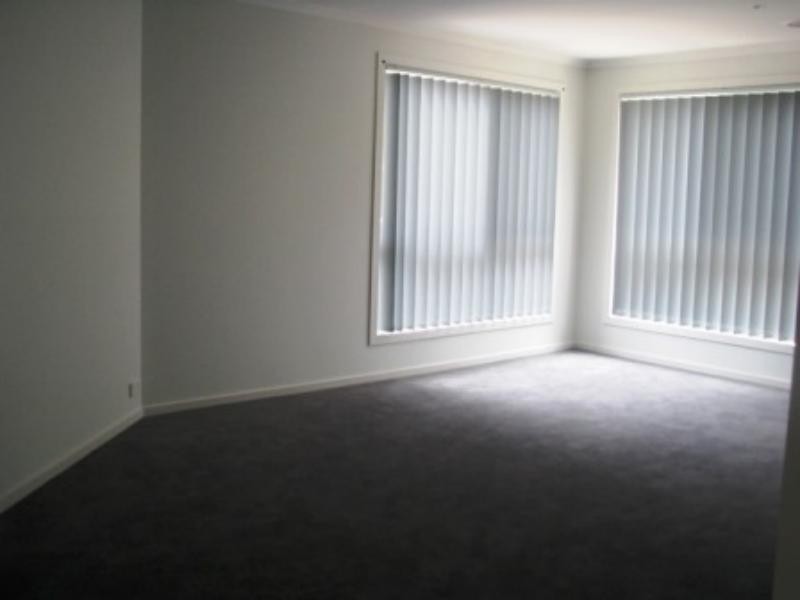 38 Pioneer Dr, Deer Park VIC 3023