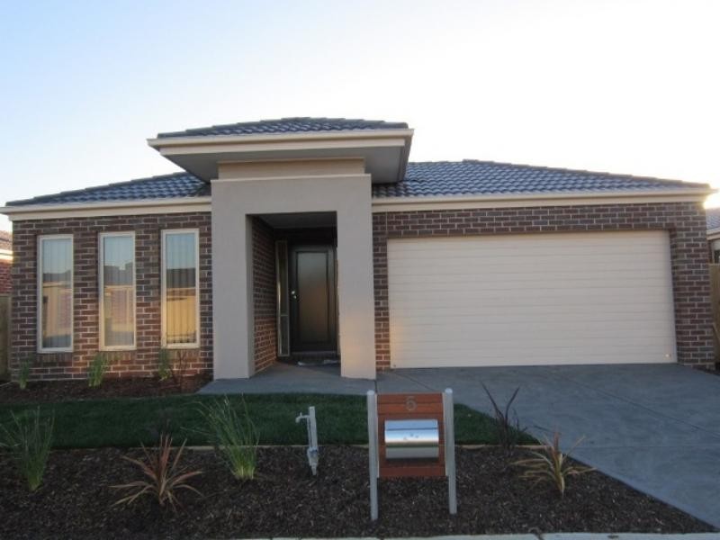 5 Tusmore Rd, Point Cook VIC 3030