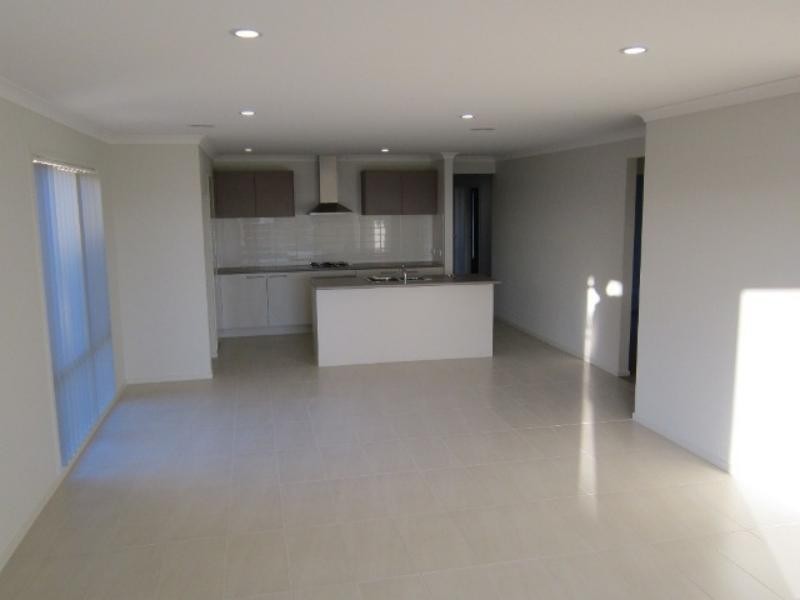 5 Tusmore Rd, Point Cook VIC 3030