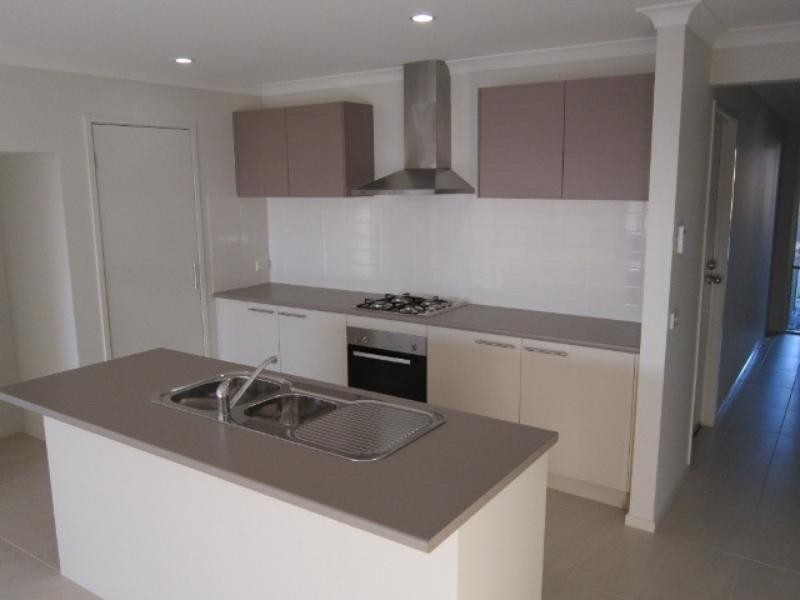 5 Tusmore Rd, Point Cook VIC 3030