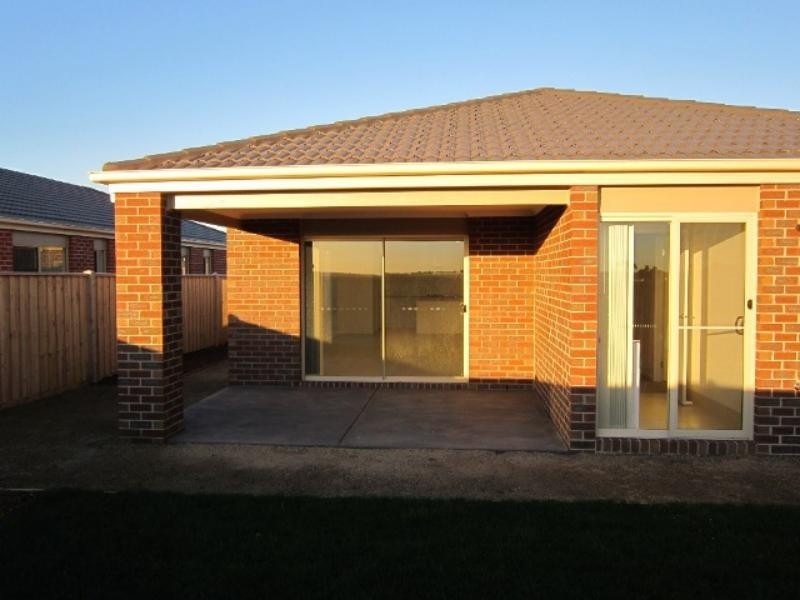 5 Tusmore Rd, Point Cook VIC 3030