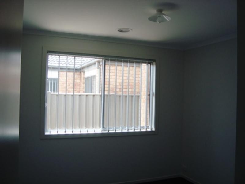 33 Pioneer Dr, Deer Park VIC 3023