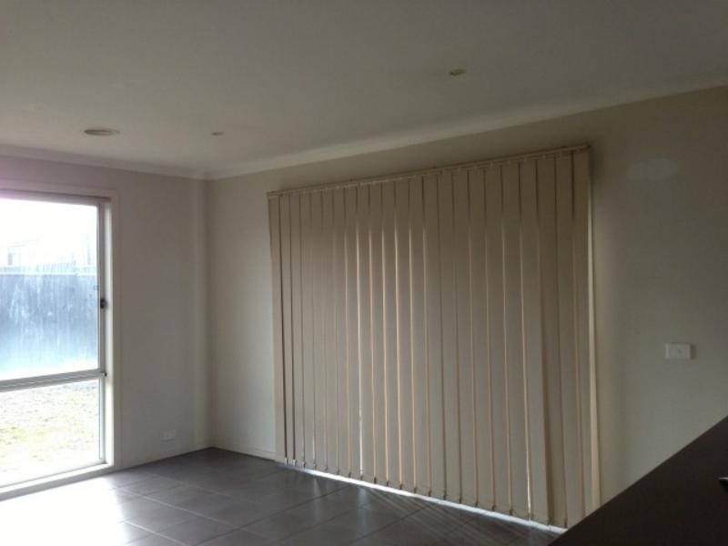 21 Pioneer Dr, Deer Park VIC 3023