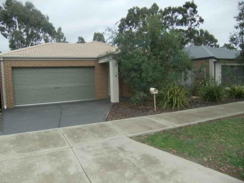 32 Harmony Dr, South Morang VIC 3752