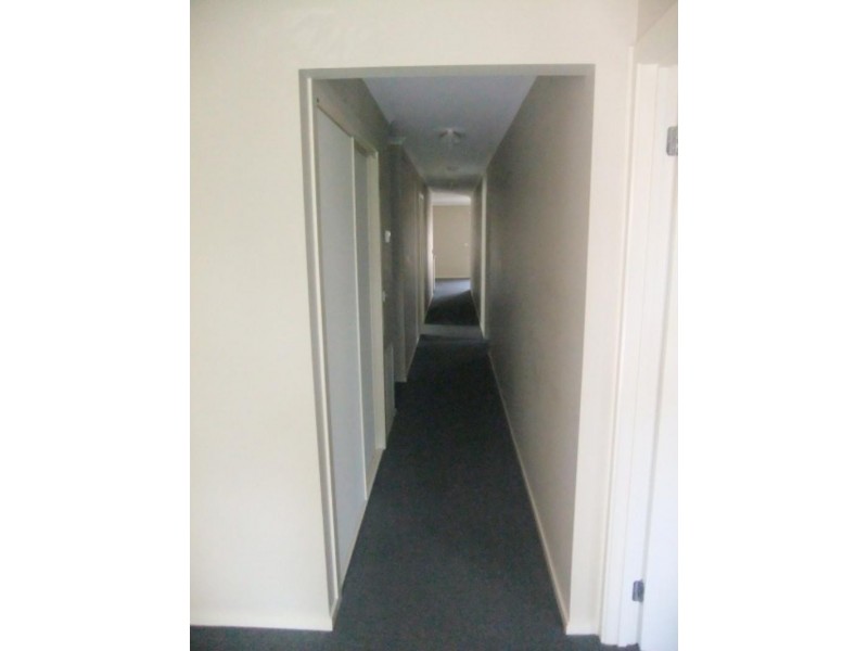 32 Harmony Dr, South Morang VIC 3752