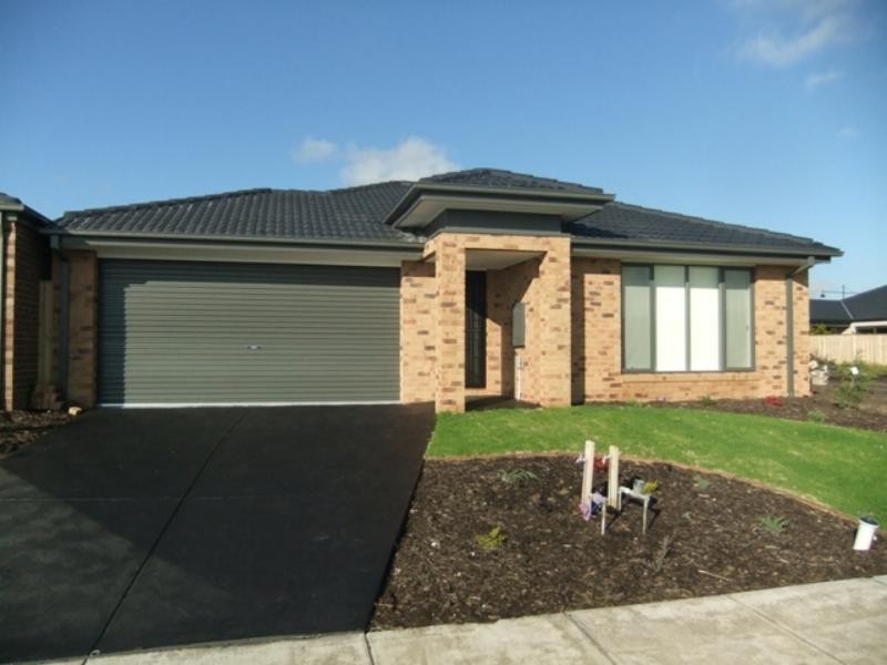 134 William Thwaites Bvd, Cranbourne North VIC 3977