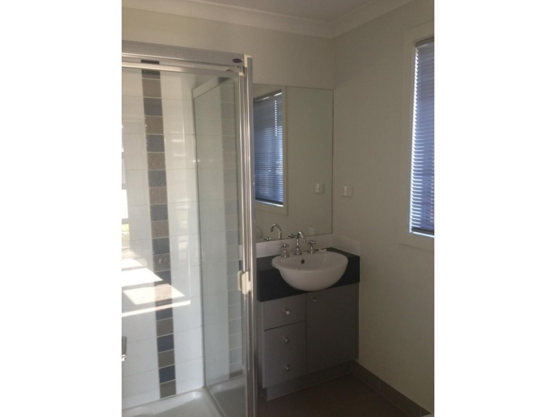 56 Pioneer  Dr, Deer Park VIC 3023