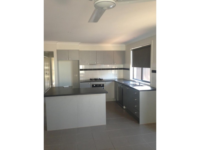 56 Pioneer  Dr, Deer Park VIC 3023