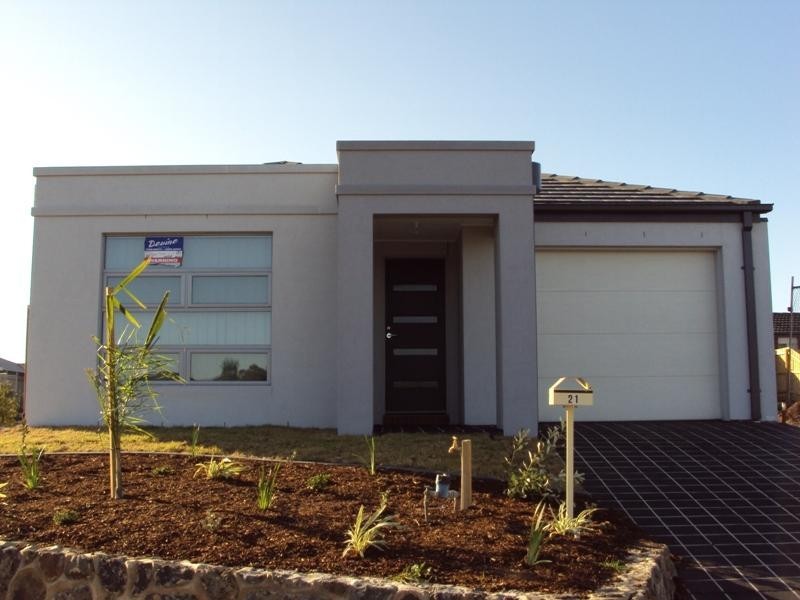 21 Dominion Tce, Truganina VIC 3029