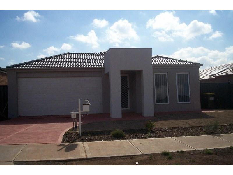 14 Fernhurst Ave, Derrimut VIC 3030