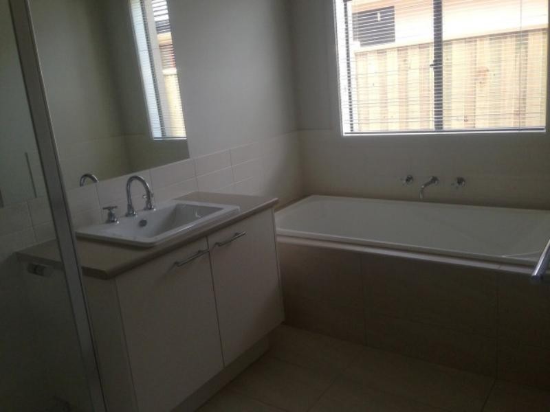 208 Sandhurst Bvd, Sandhurst VIC 3977