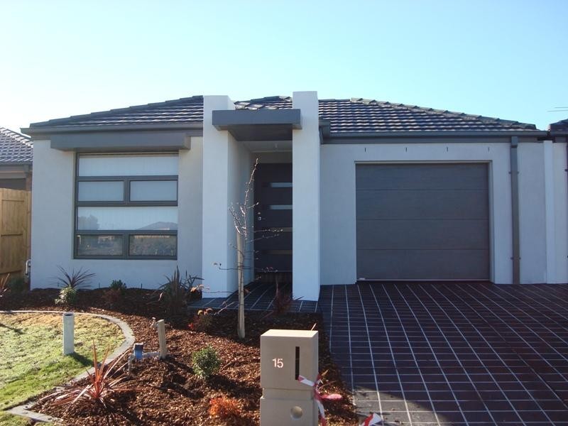 15 Dominion Tce, Truganina VIC 3029