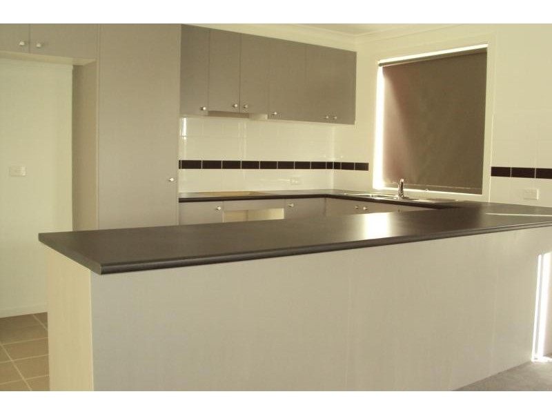 75 Jonah Pde, Deer Park VIC 3023