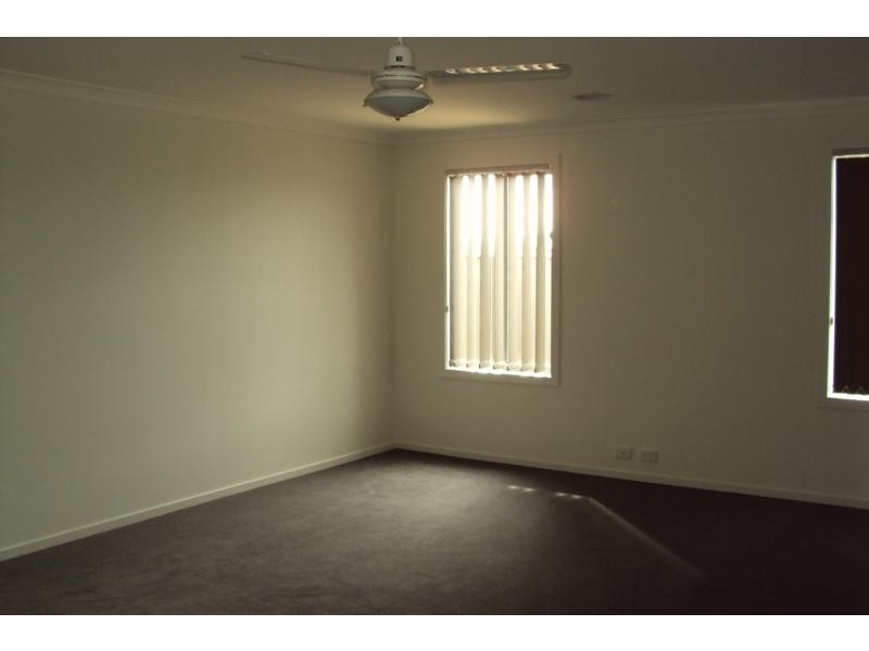 75 Jonah Pde, Deer Park VIC 3023