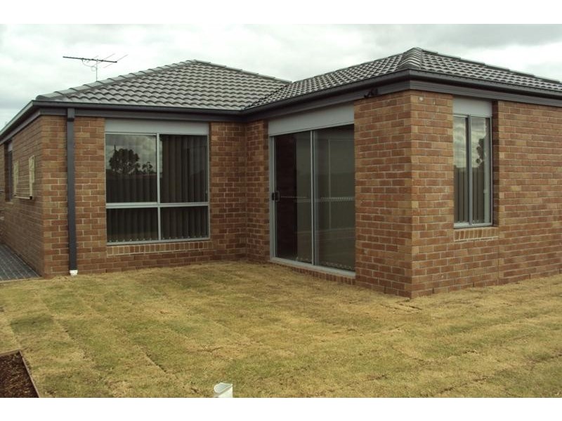 75 Jonah Pde, Deer Park VIC 3023