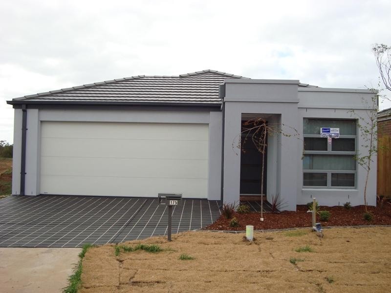 175 Riversdale Dr, Tarneit VIC 3029