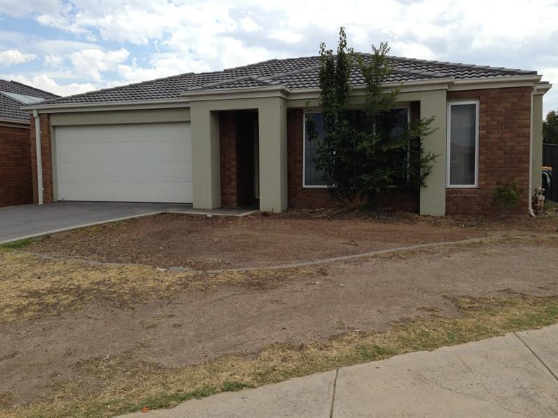 7 Pioneer Dr, Deer Park VIC 3023