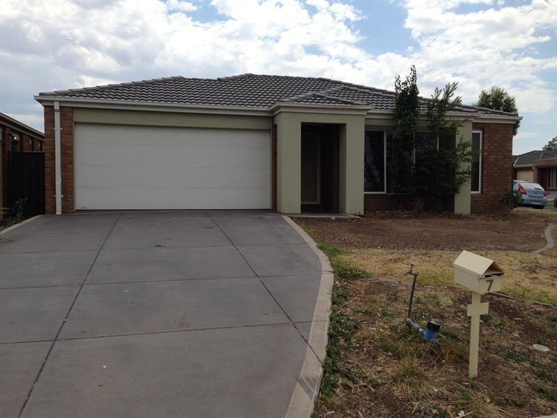 7 Pioneer Dr, Deer Park VIC 3023