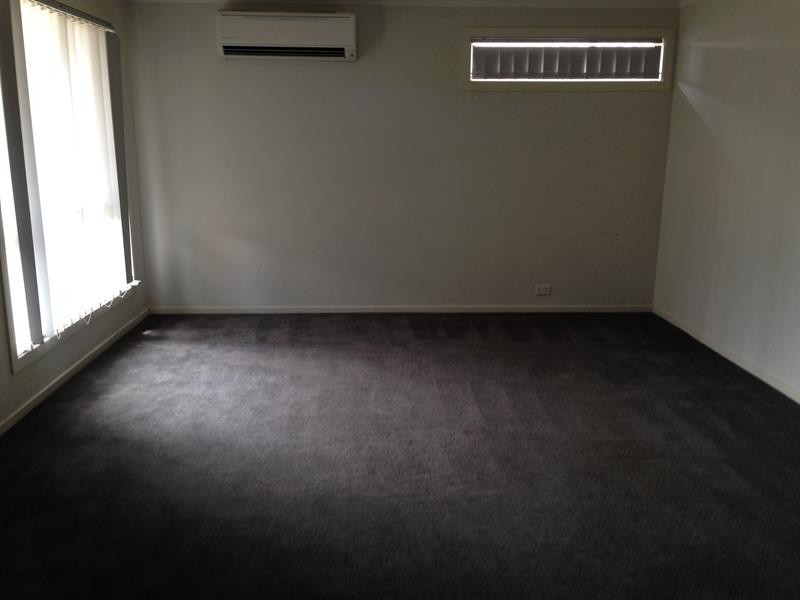 7 Pioneer Dr, Deer Park VIC 3023